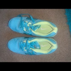 Nike Shoes - Nike Dual Fusion Running Shoes Nike Shoes - Nike Dual Fusion Running Shoes